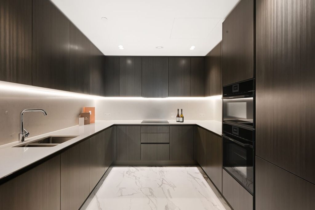 Property photo 2 of 13 Jll