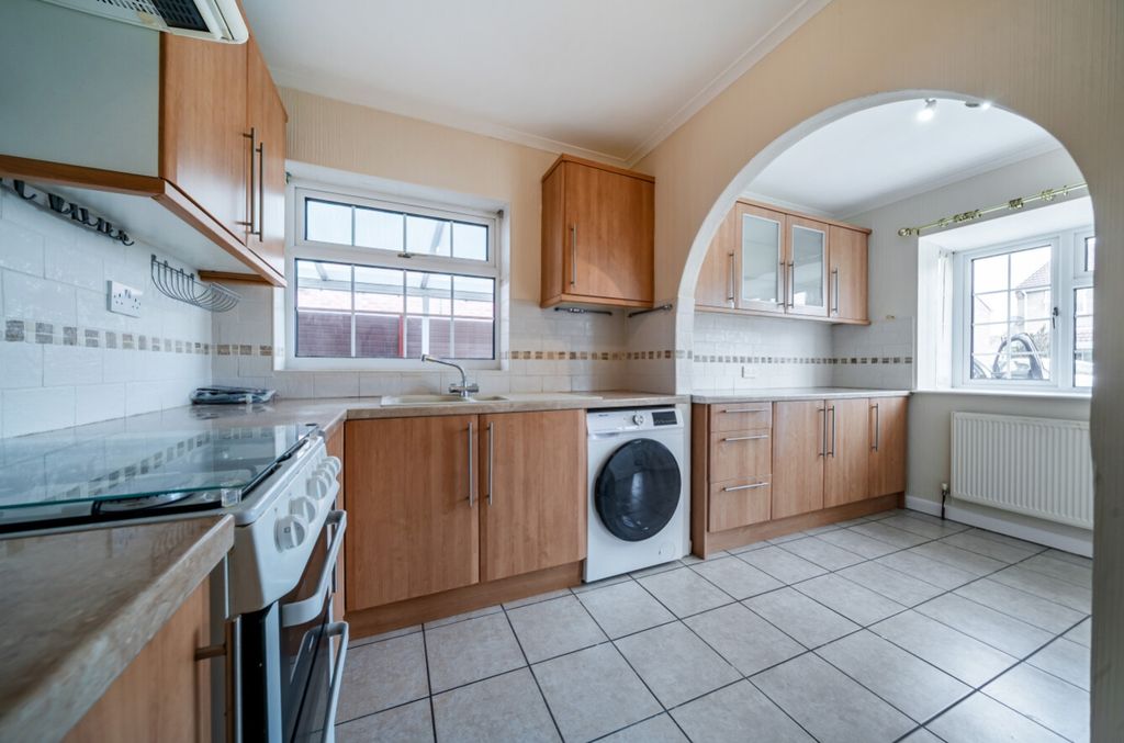 Property photo 3 of 26 1469704-11-6A1d56Cbdc34d