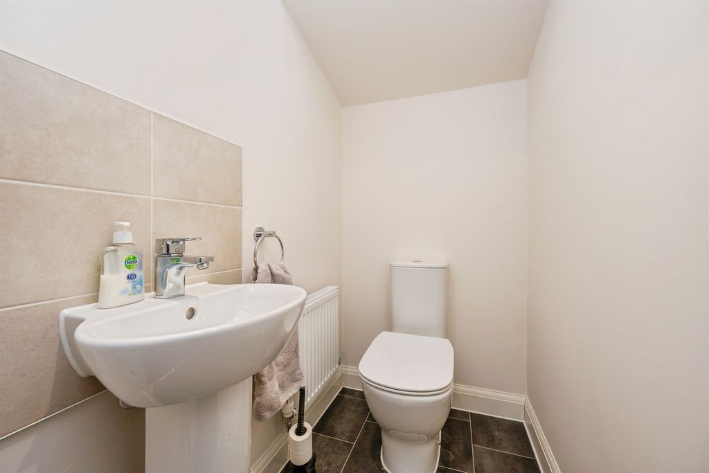 Property photo 2 of 18