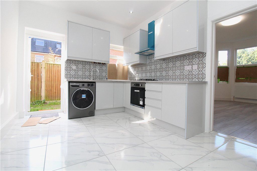 Property photo 3 of 8 Kitchen