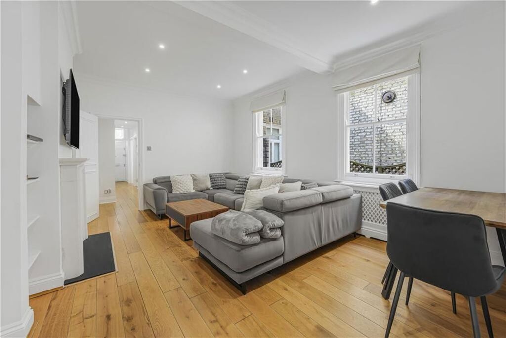 Property photo 3 of 9