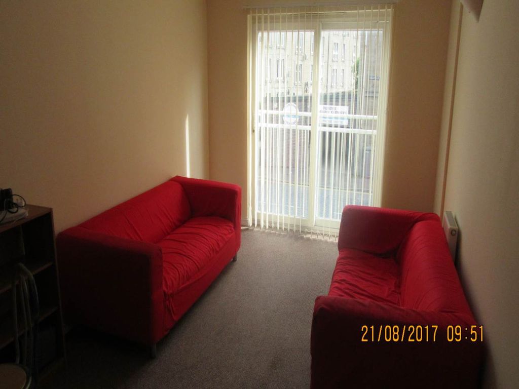 Property photo 2 of 8 Lounge