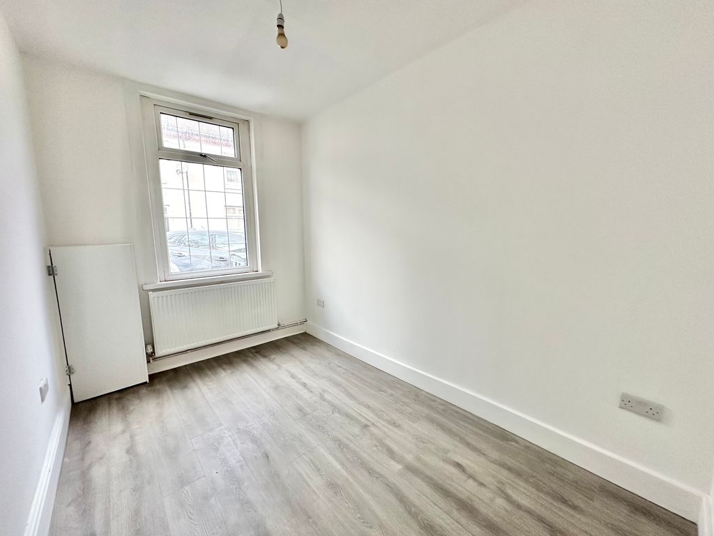 Property photo 3 of 6 Img_7218