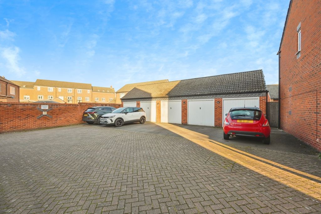 Property photo 2 of 17 Photo