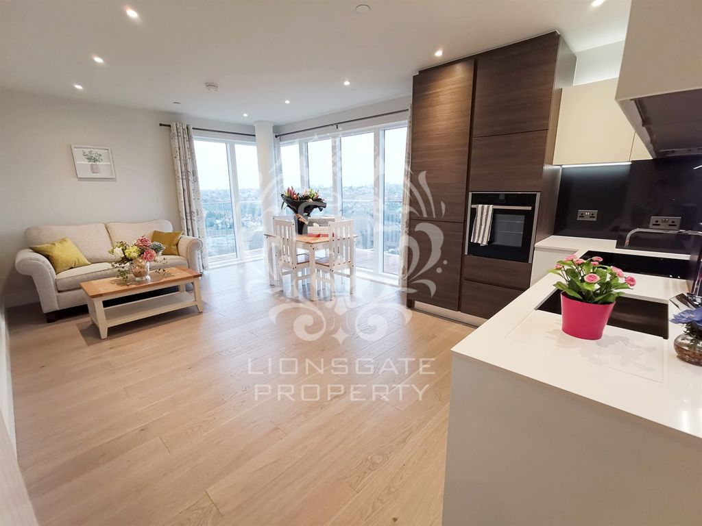 Property photo 1 of 8 (Main)