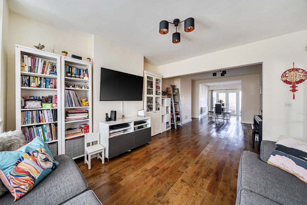 Property photo 2 of 20 1418105-6-699Eddc...