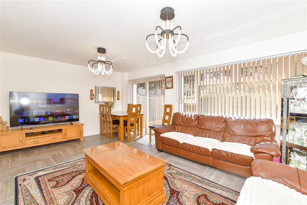 Property photo 1 of 11 Lounge/Diner