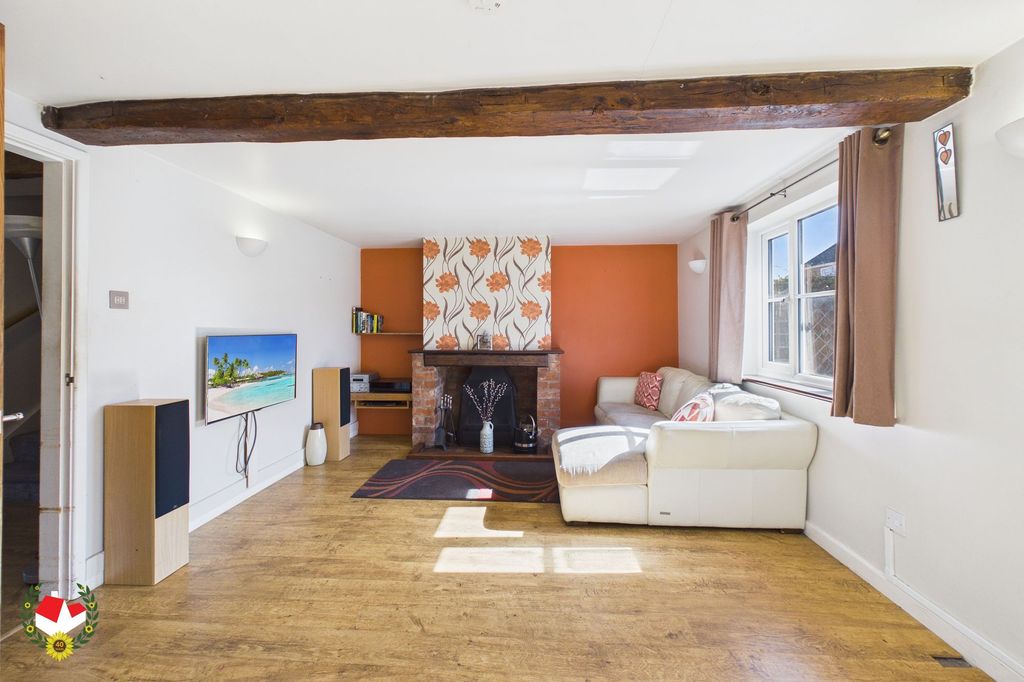 Property photo 2 of 14