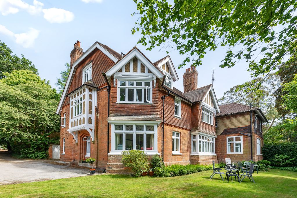 Property photo 1 of 10