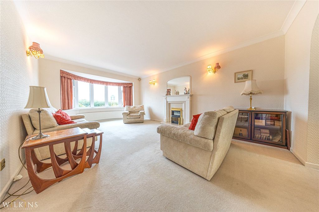 Property photo 3 of 38 Picture No. 21