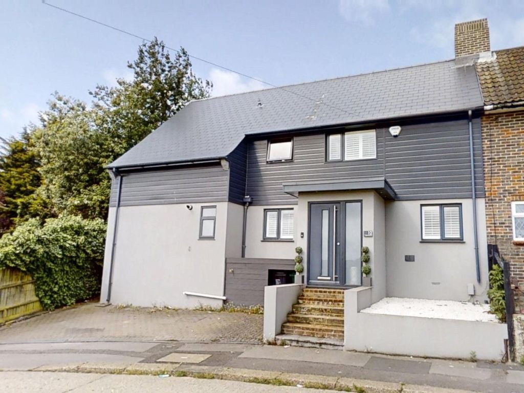 Property photo 1 of 15 Talbot-Crescent-06062025_085549.Jpg