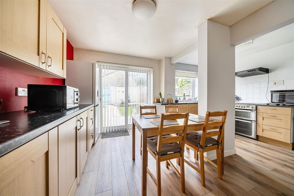 Property photo 2 of 18 Kitchen/Diner