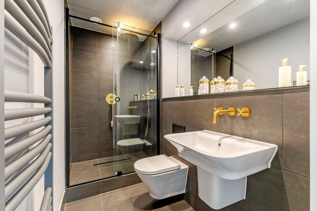 Property photo 3 of 12 5201