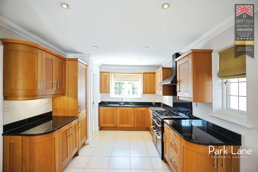 Property photo 2 of 34