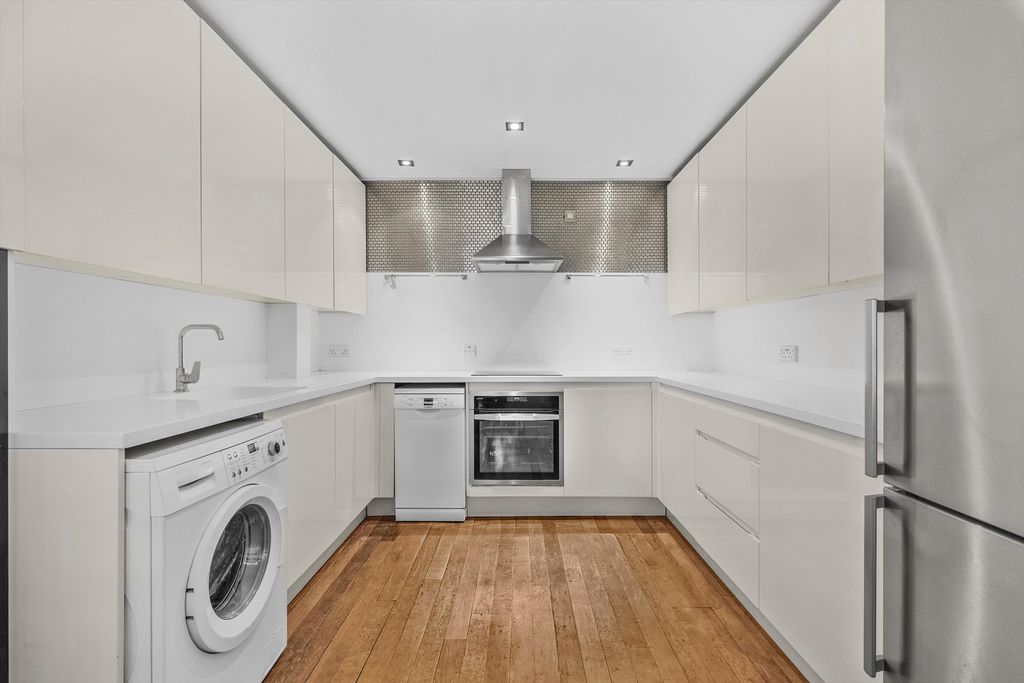 Property photo 3 of 10 Image