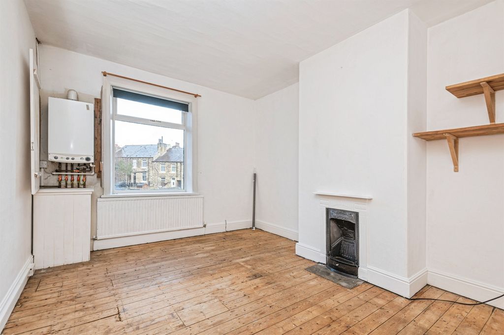 Property photo 3 of 16