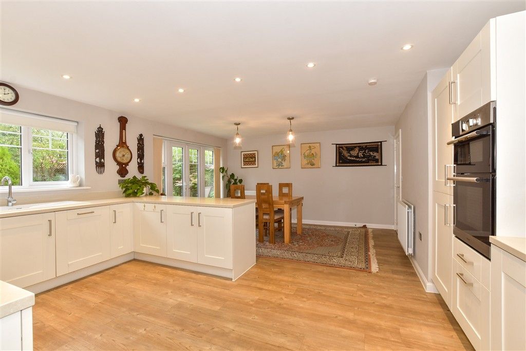 Property photo 2 of 16 Kitchen/Breakfast Room