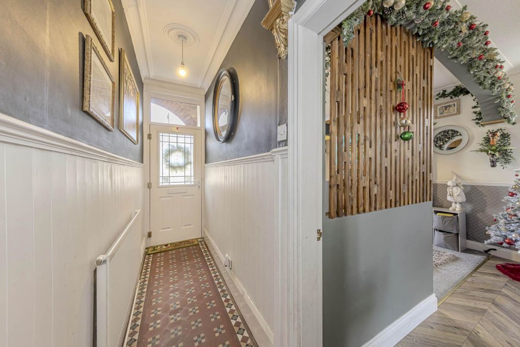 Property photo 2 of 24