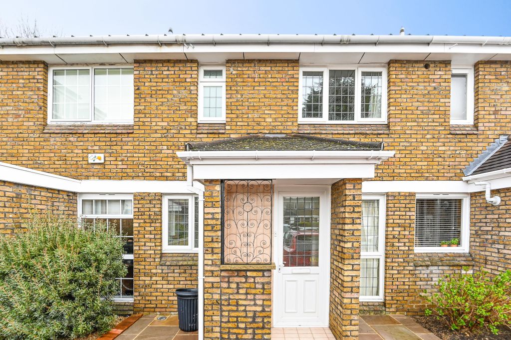 Property photo 1 of 9 Front