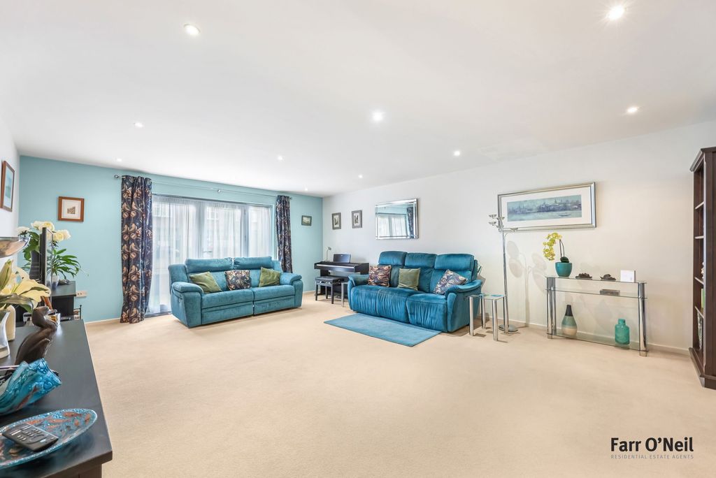 Property photo 2 of 24 Photo 5