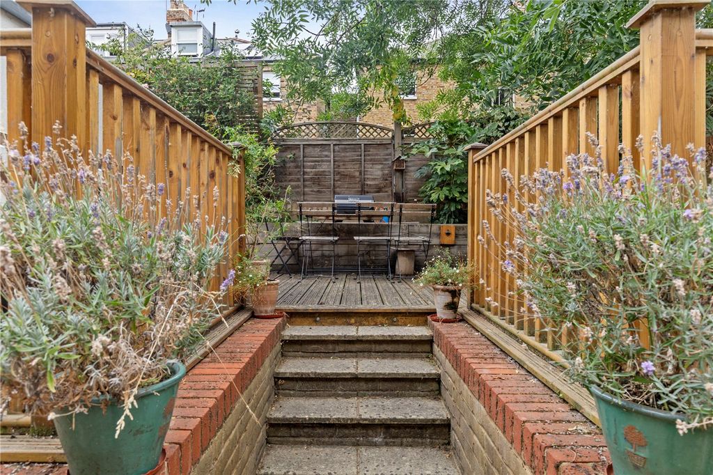 Property photo 3 of 12 Picture No. 10