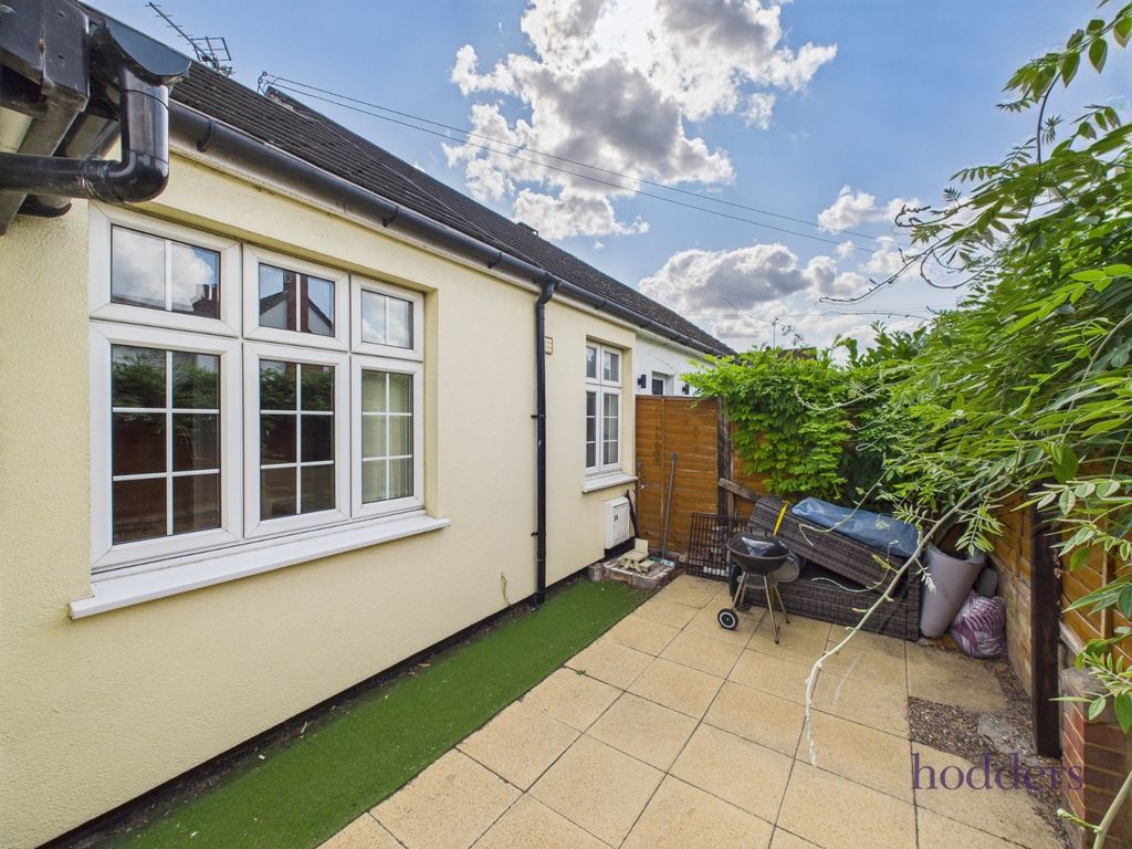 Property photo 2 of 25 Picture No. 21