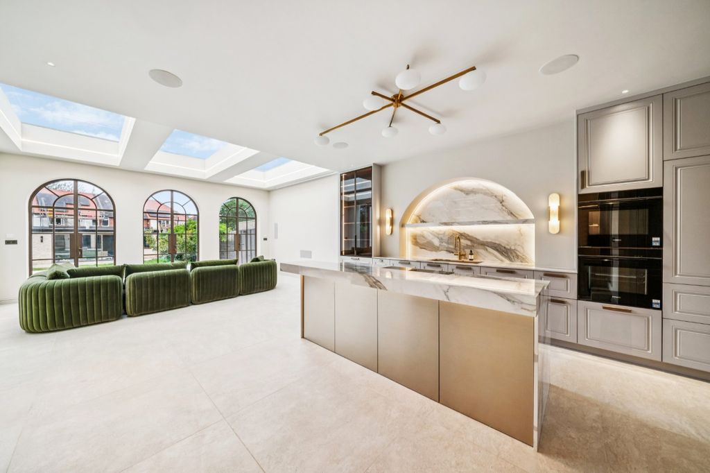 Property photo 1 of 20 Kitchen To Dining
