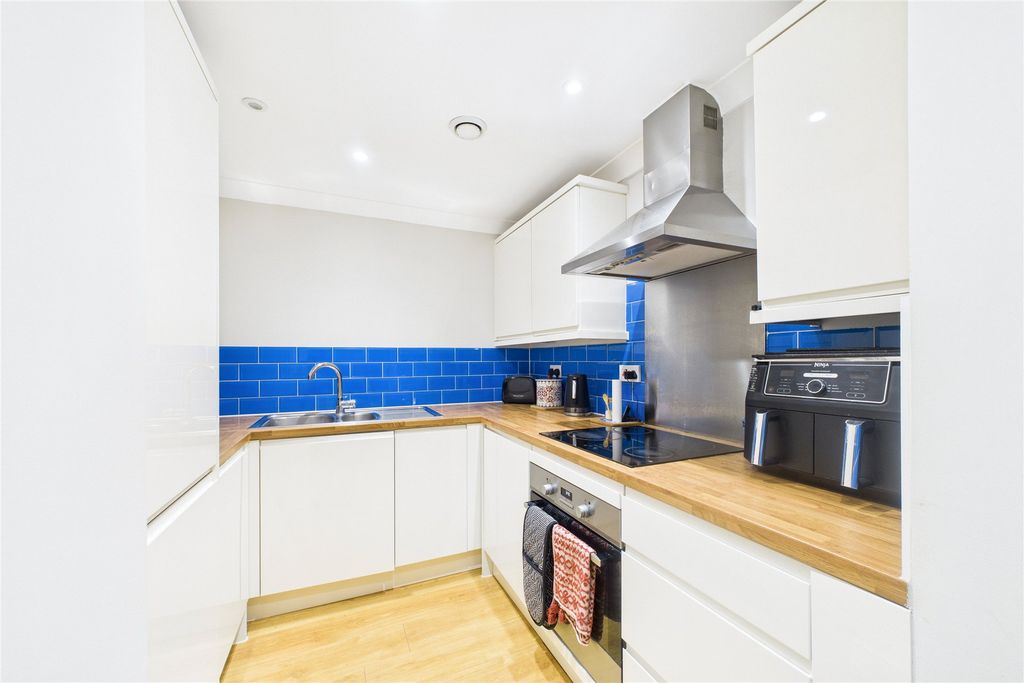 Property photo 3 of 6 Picture No. 05