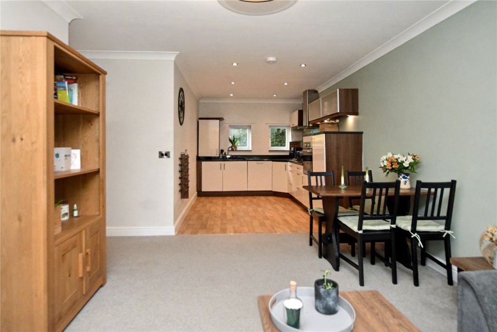 Property photo 3 of 18 Picture No. 12