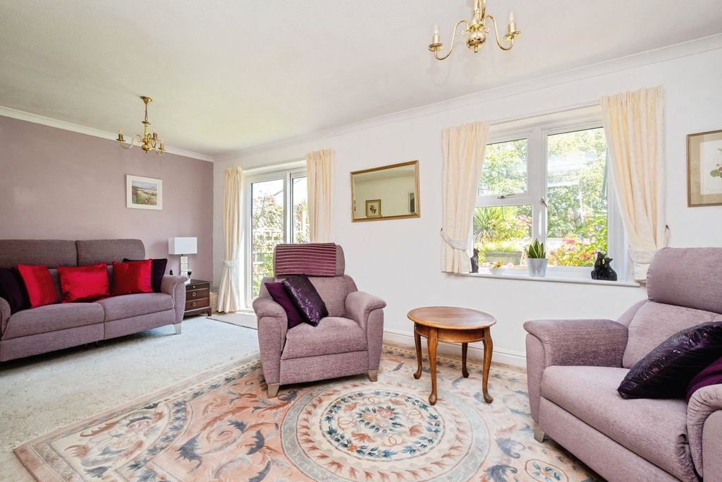 Property photo 2 of 17 Pbox-Img.Jpg