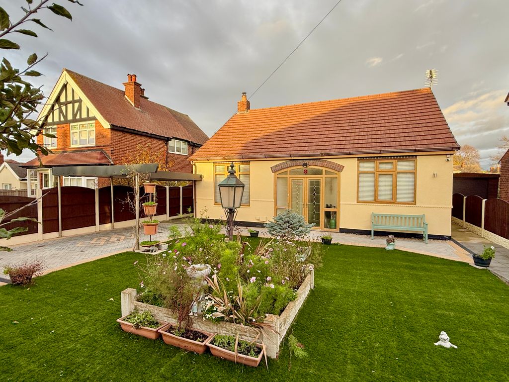 Property photo 1 of 18 External