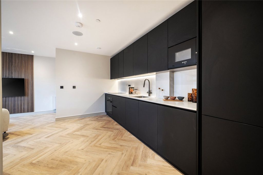 Property photo 2 of 8 Kitchen