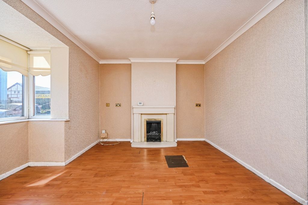 Property photo 3 of 15 Pbox-Img.Jpg