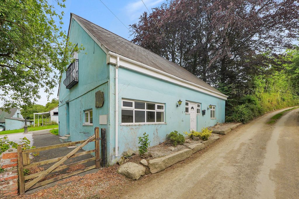 Property photo 2 of 14