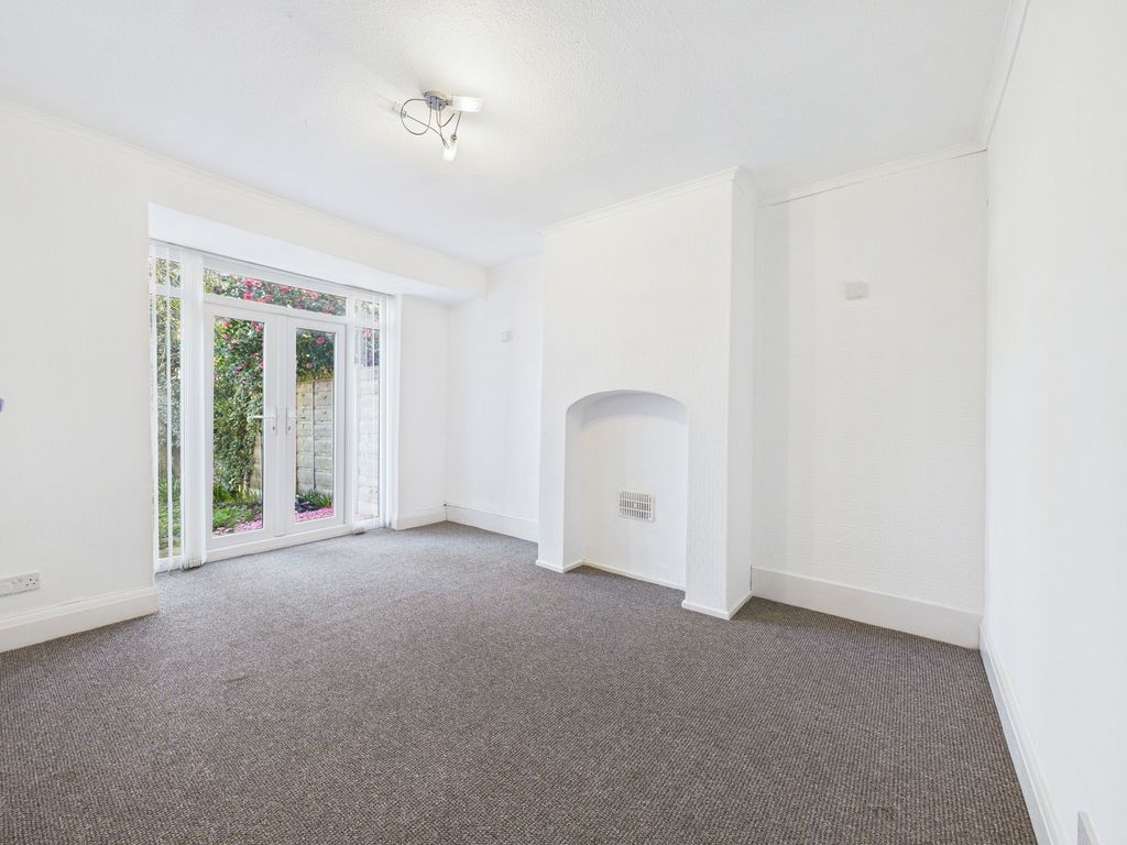 Property photo 3 of 25