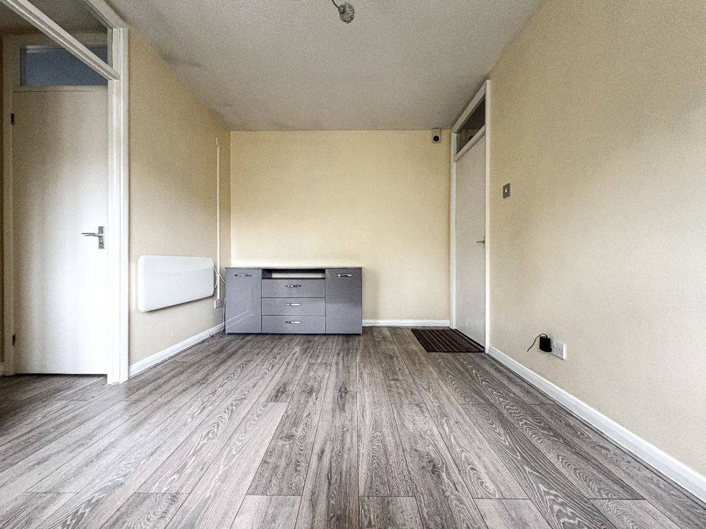 Property photo 3 of 7 5433535