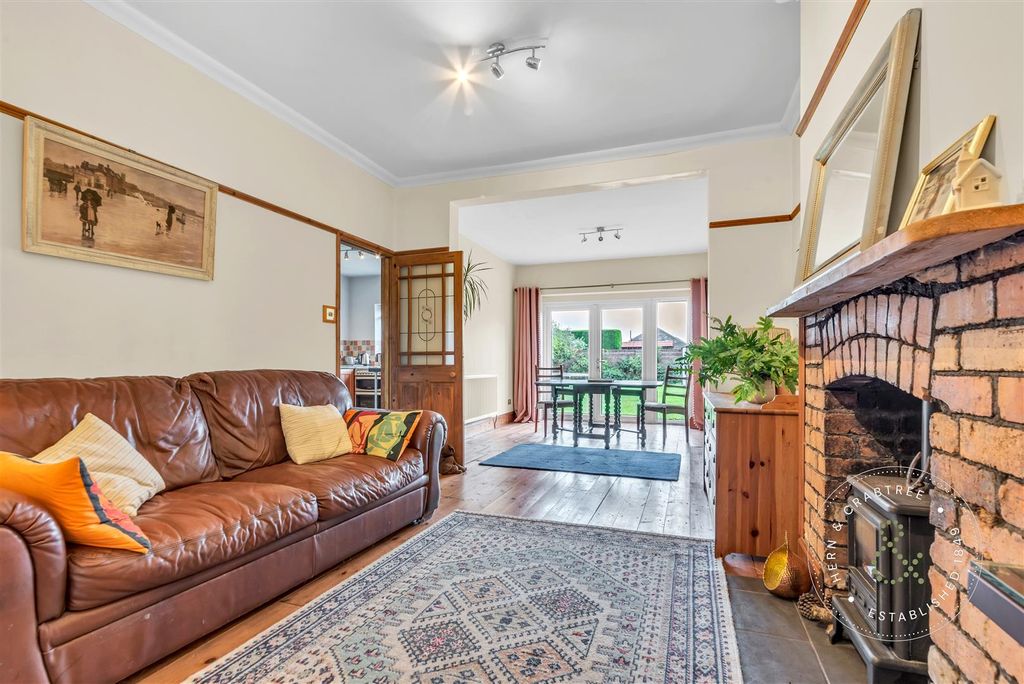 Property photo 3 of 22 Manor-Way-10.Jpg