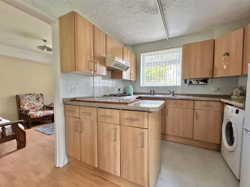 Property photo 3 of 18