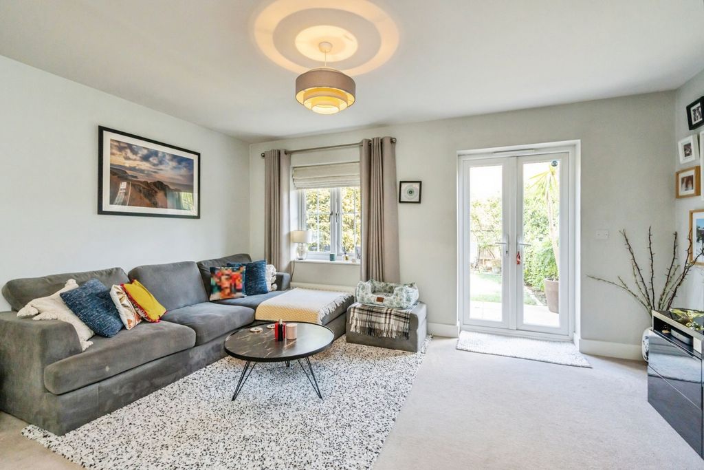 Property photo 3 of 19 Pbox-Img.Jpg