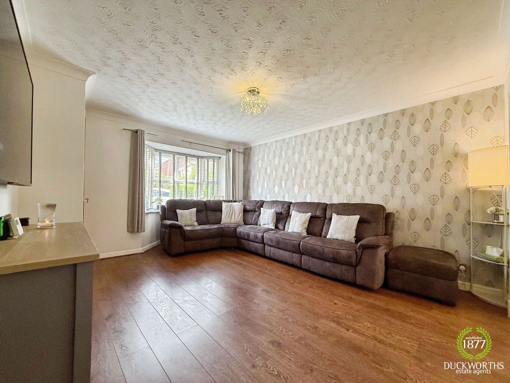 Property photo 2 of 31