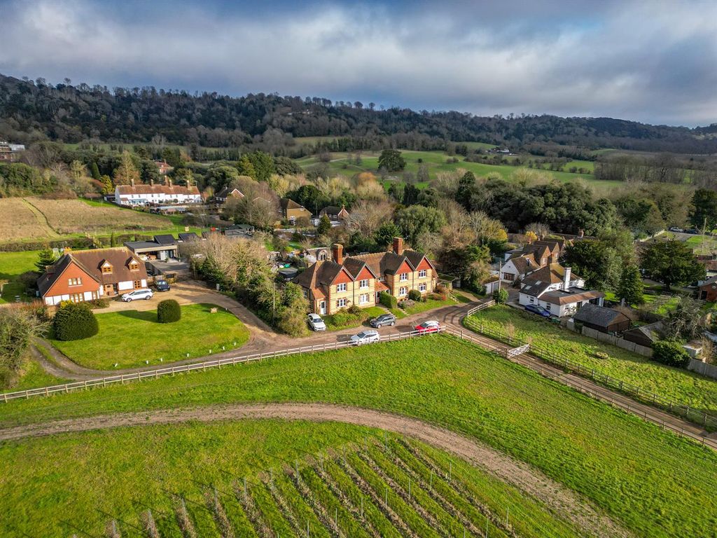 Property photo 2 of 23 Barn Meadow Cottages, Boxley3.Jpg
