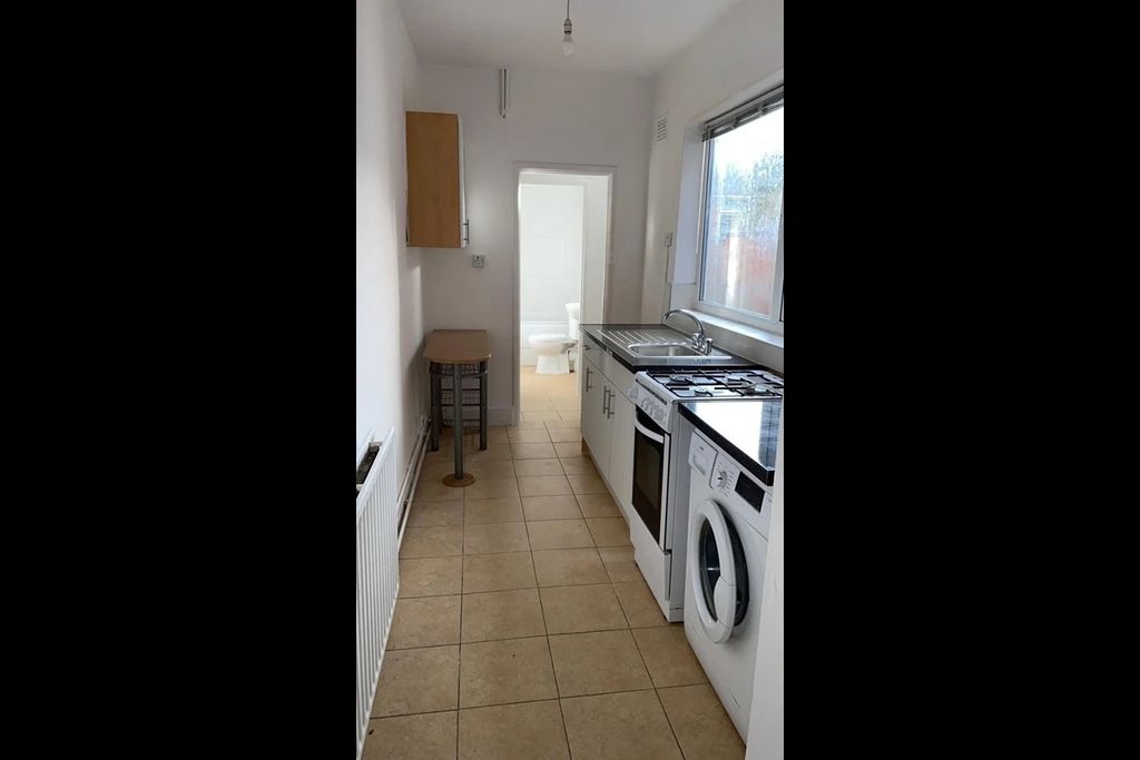 Property photo 2 of 3