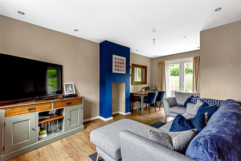 Property photo 2 of 12 2