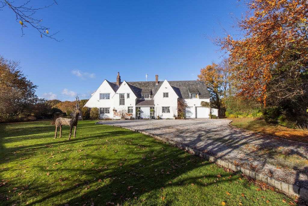 Property photo 1 of 50