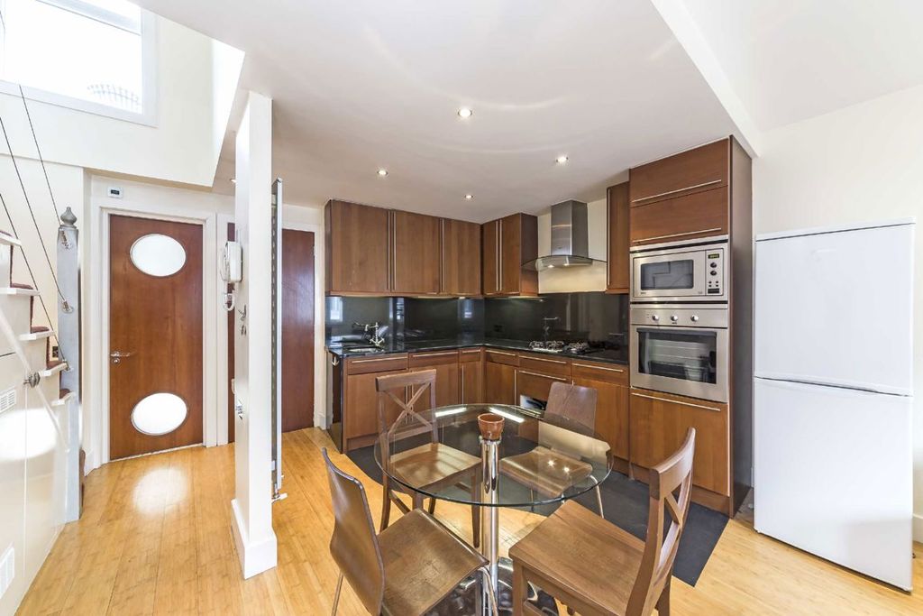 Property photo 3 of 9