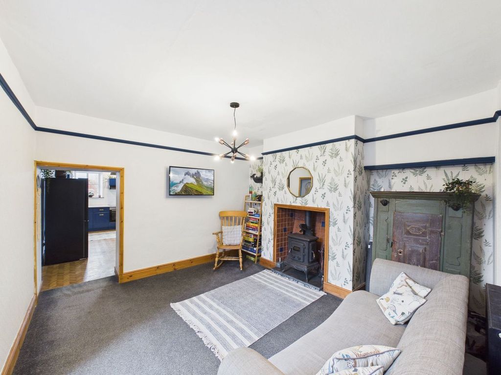 Property photo 2 of 31