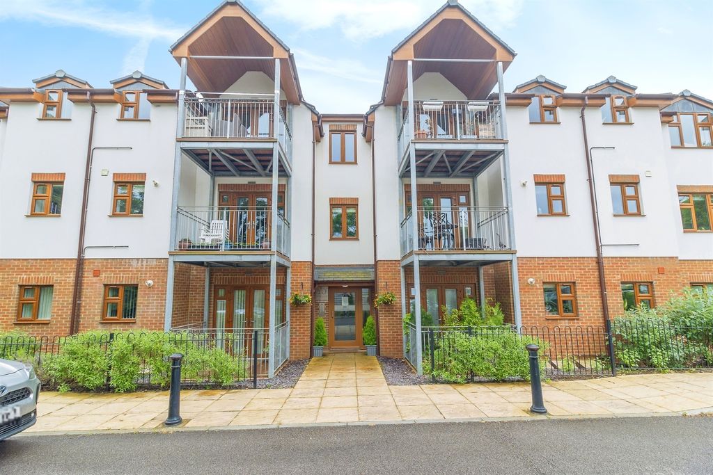 Property photo 2 of 18
