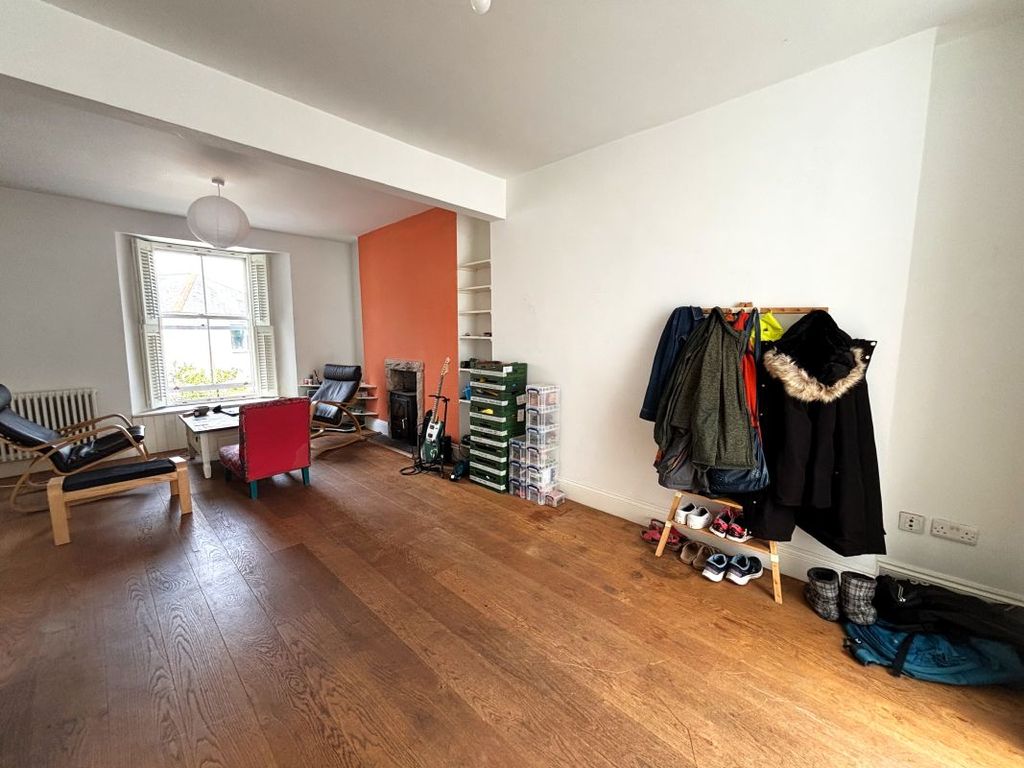 Property photo 3 of 10 Image 3