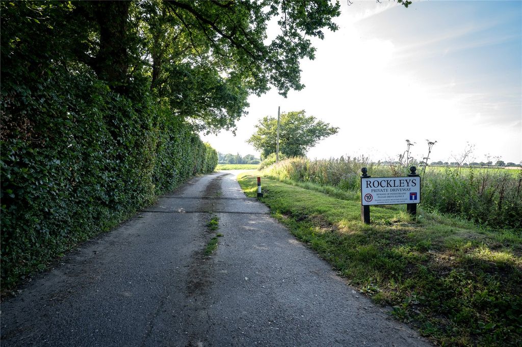 Property photo 2 of 26 Drive