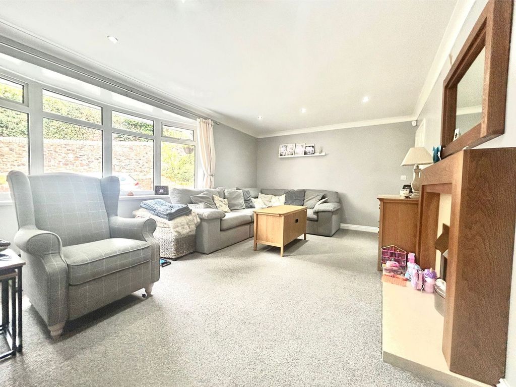 Property photo 2 of 26